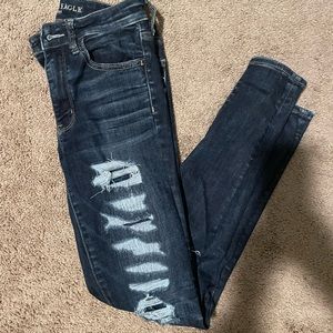 ✨✨3 for 30✨✨American Eagle ripped super stretch skinny jeans.